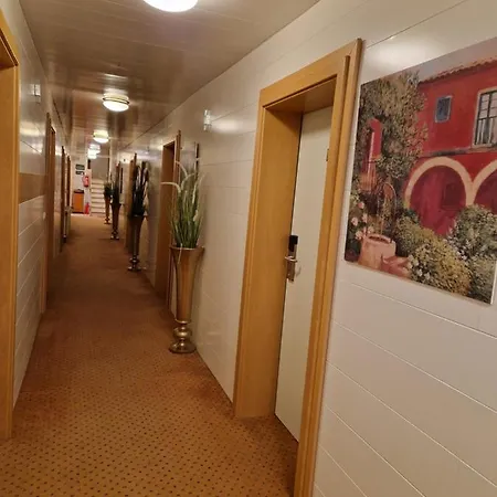 Hotel & Restaurant Bei Baki 3*